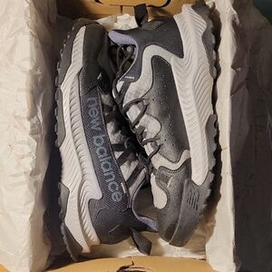 New Balance SHANDO Sz 10 Men Wide Black and White Trail Lightly Worn MTSHALK